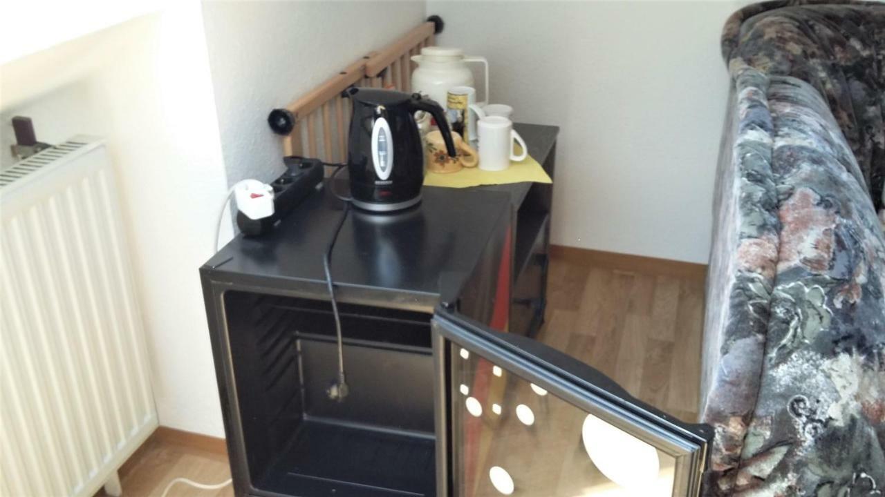 Zwei Ruhige, Private Gaestezimmer Nahe U-Bahn Neurenberg Buitenkant foto